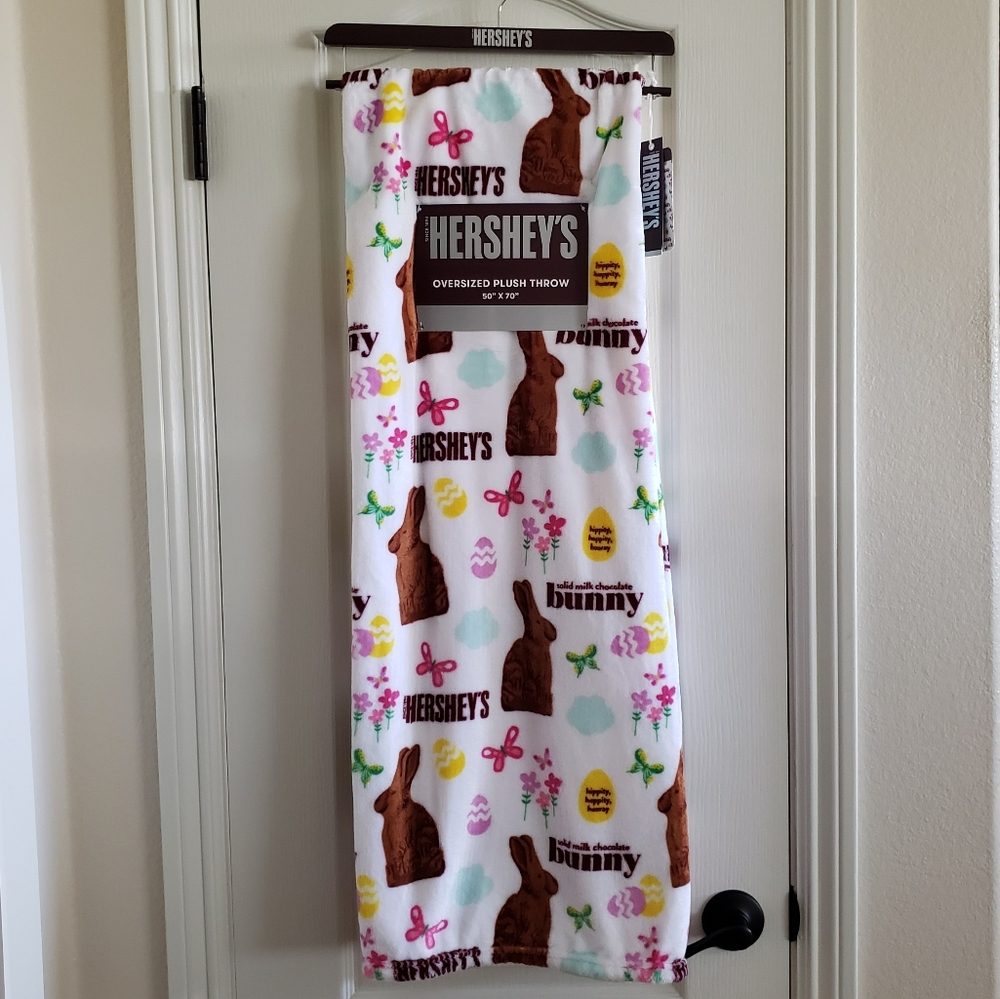 Hershey's Easter Bunny White Oversized Plush Throw Blanket 50x70 NWT